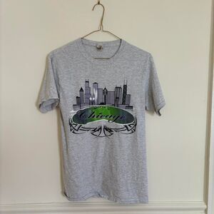 Gildan small gray Chicago T-shirt